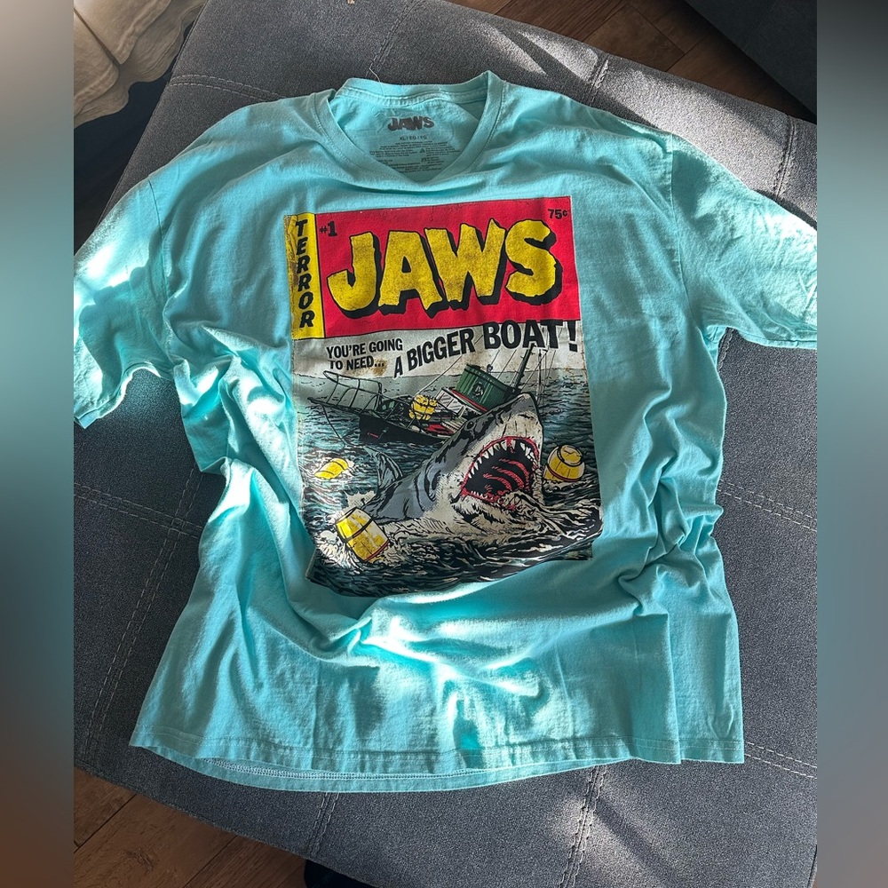 Jaws Men’s Graphic T-Shirt NEW W/O TAGS